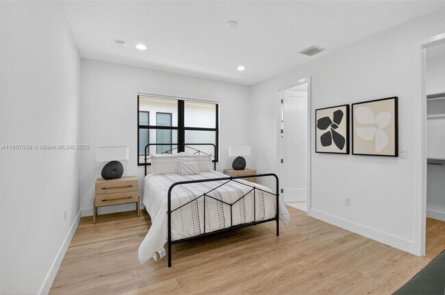 Building Photo - 8356 Royal County Down Rd