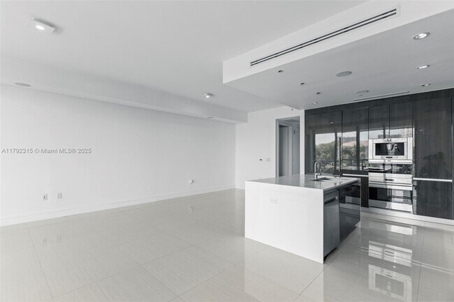 Building Photo - 3250 NE 188th St