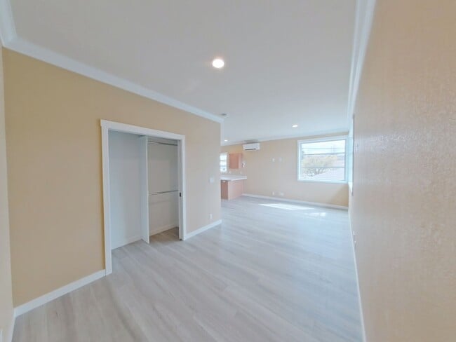 Building Photo - West 11th Studios &amp; Garages