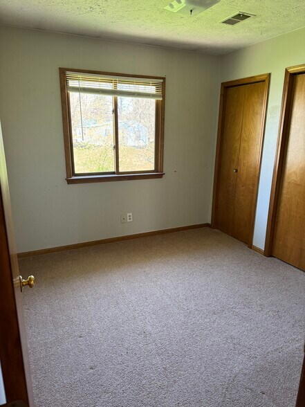 Building Photo - 308 N Emmons St