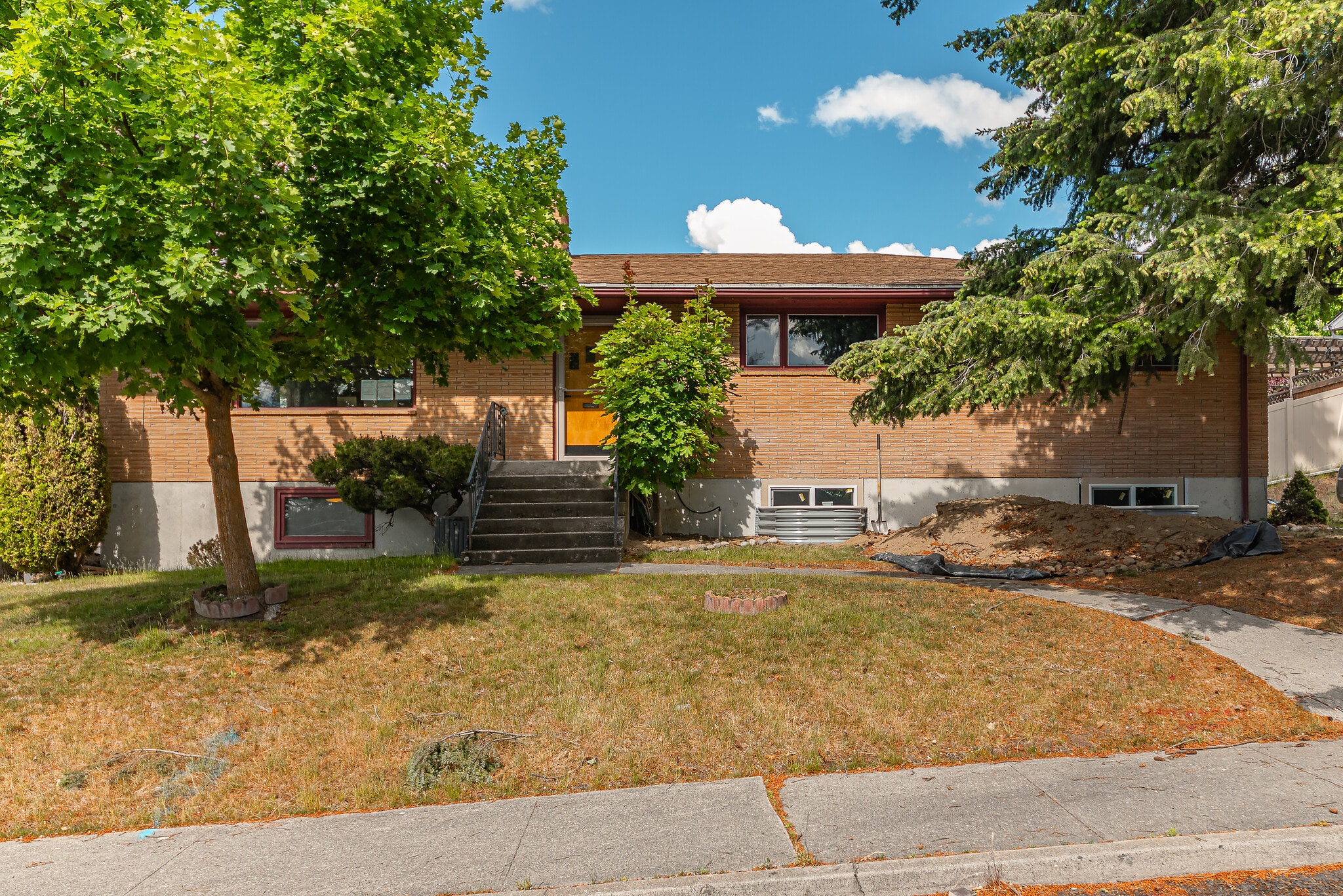 Building Photo - 6532 N Drumheller St