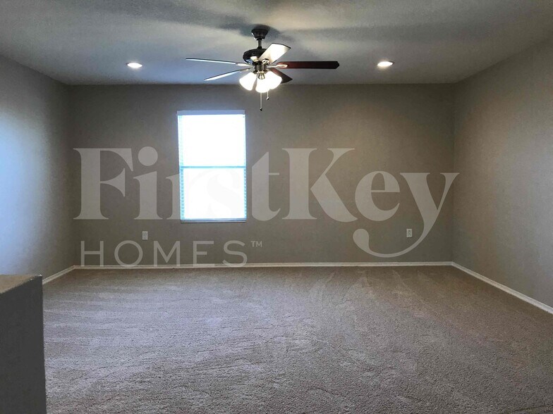 Building Photo - 5455 Sandy Shell Dr