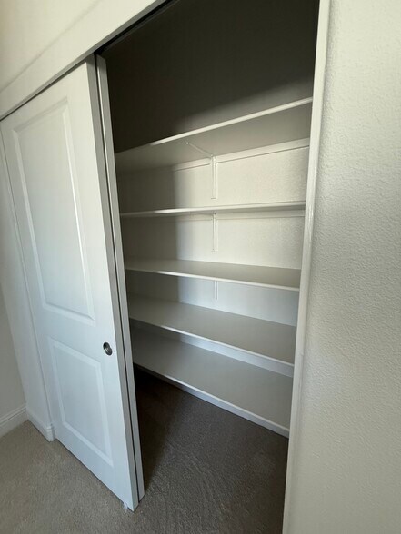 Building Photo - 3921 Mirecourt Cir