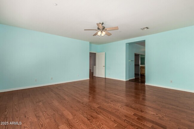 Building Photo - 10573 E Sheena Dr