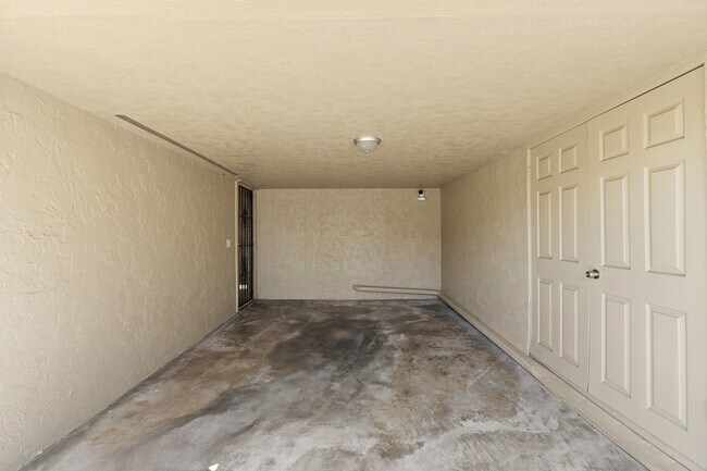 Building Photo - 104 Madrid Dr