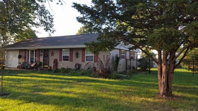 Building Photo - 2252 Knollaire Dr
