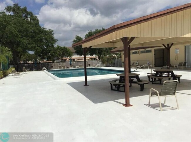 Building Photo - 7175 Orange Dr