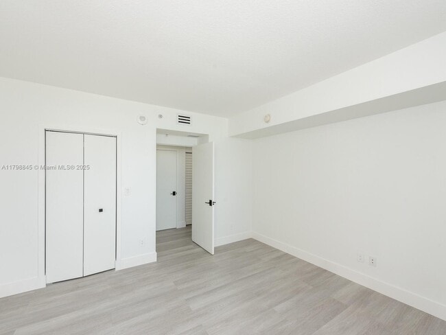 Building Photo - 325 S Biscayne Blvd