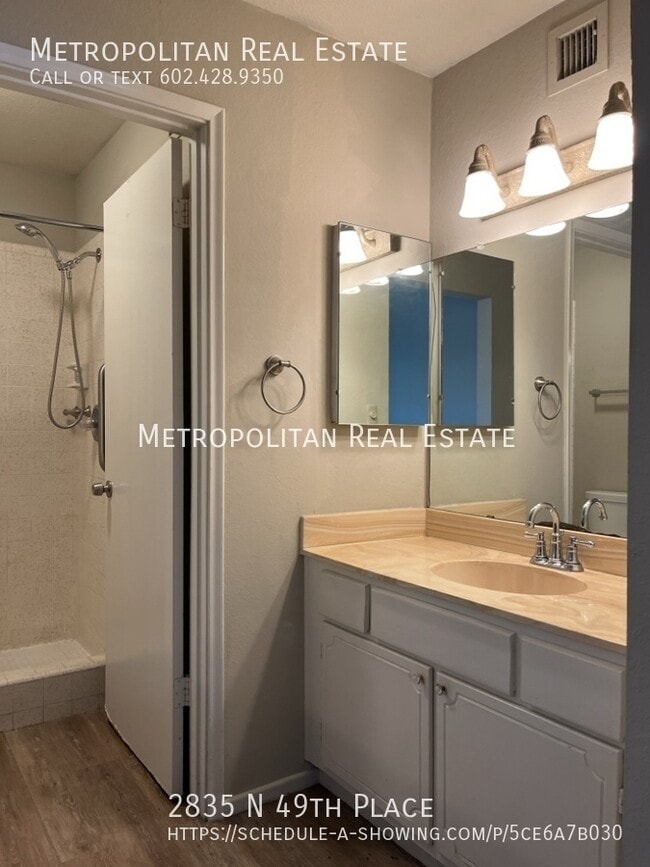 Building Photo - 2835 N 49th Pl