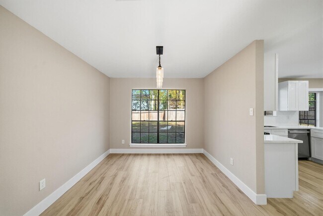 Building Photo - 22 Cricket Hollow Pl
