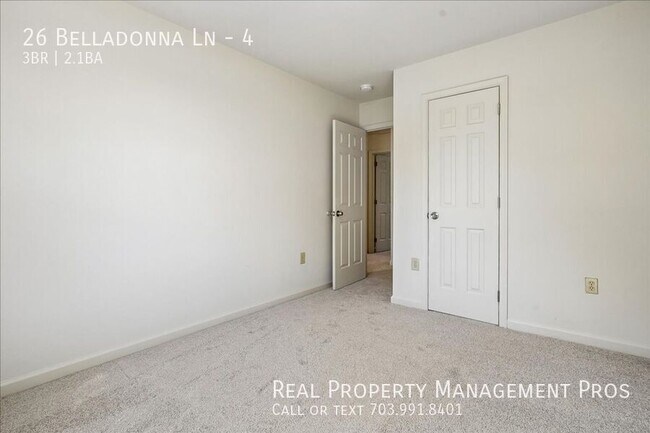 Building Photo - 26 Belladonna Ln