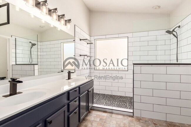 Building Photo - 3381 E Flamingo Ct
