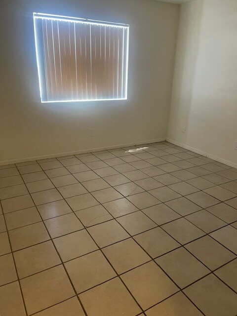 Building Photo - 11200 Vintage Rd