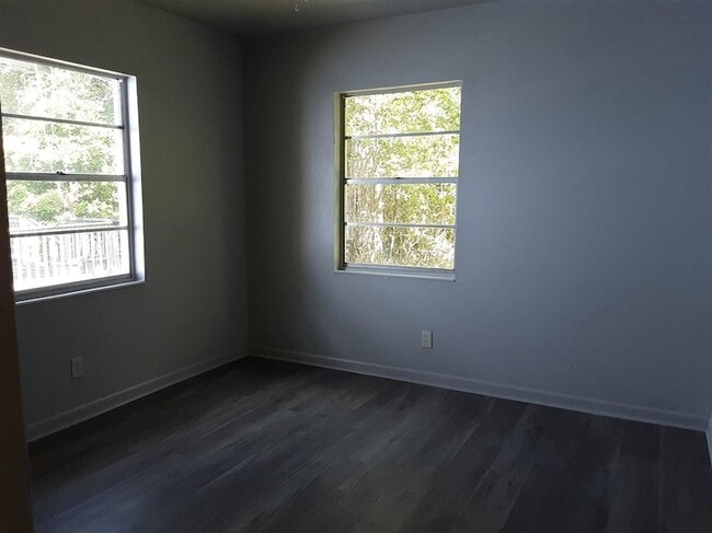 Building Photo - 1104 Volusia St