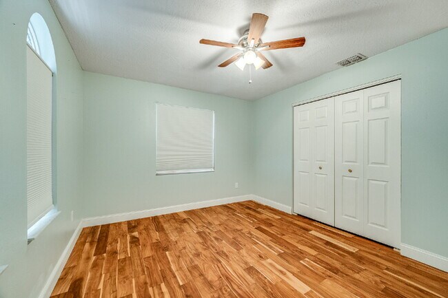 Building Photo - 4BR/2.5BA in gorgeous Melbourne Beach!