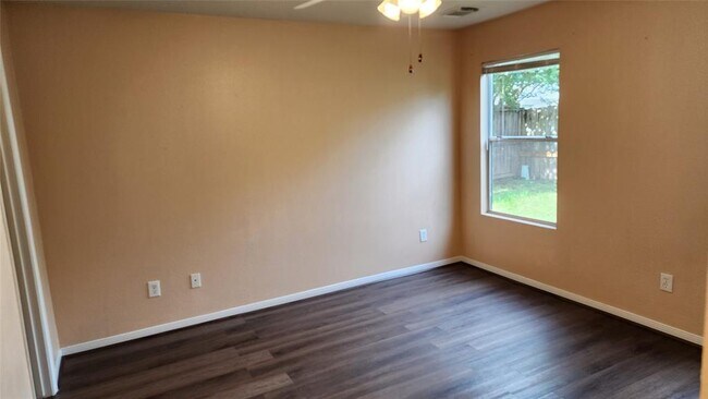 Building Photo - 7310 Fliser
