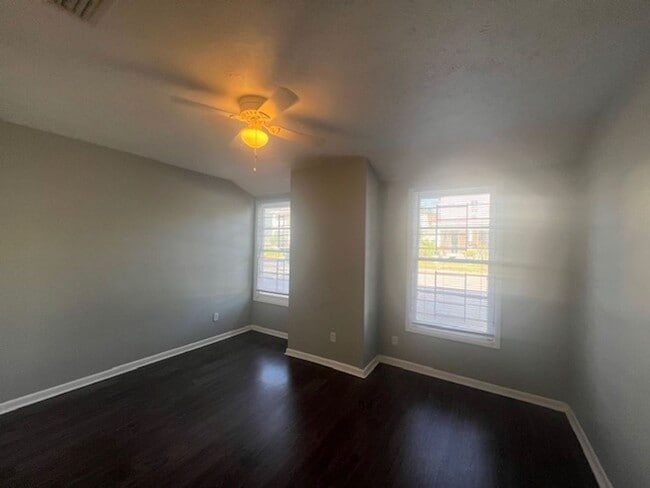 Building Photo - Springfield Living