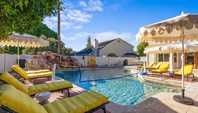 Building Photo - 2431 E Laurel St