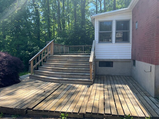 Building Photo - Quakertown Cape in Private Setting