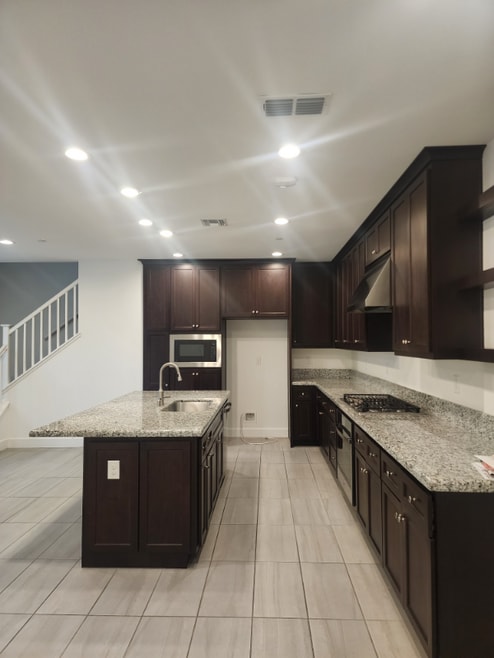 Building Photo - 337 W Phelps Dr