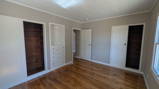 Building Photo - Pacific Grove Cottage with Classic Character