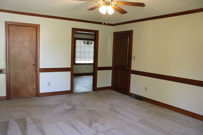 Building Photo - 2601 Bayleaf Cir SW