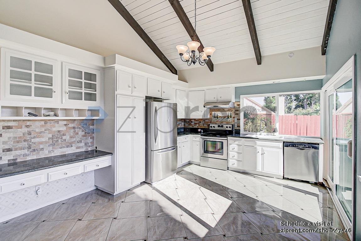 Building Photo - 770 Silver Cloud St