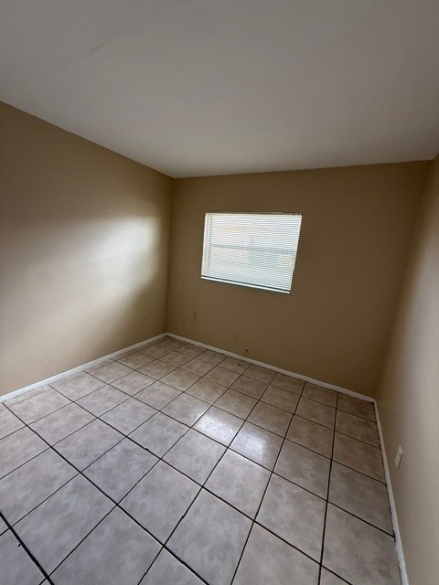 Building Photo - 3907 NW 30th Terrace