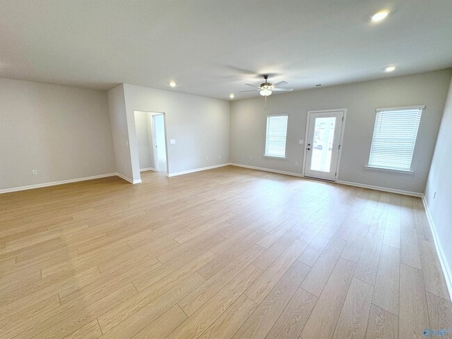 Building Photo - 169 Little Britain St