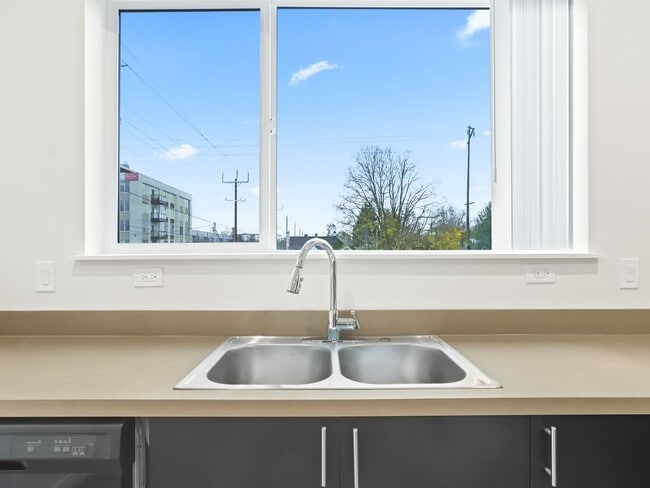 Building Photo - Vancouver Townhouses