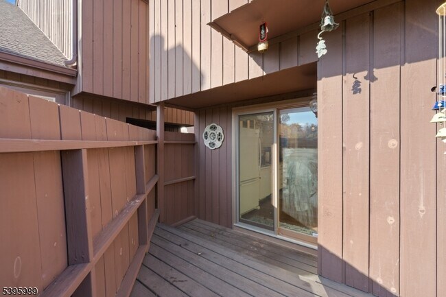 Building Photo - 4141 Bloomingdale Dr