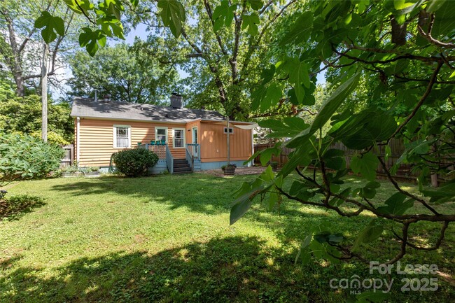Building Photo - 3440 Oakwood Ave