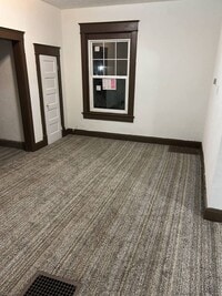 Building Photo - Spacious & Affordable 3-Bedroom Home - New Carpet and New Kitchen