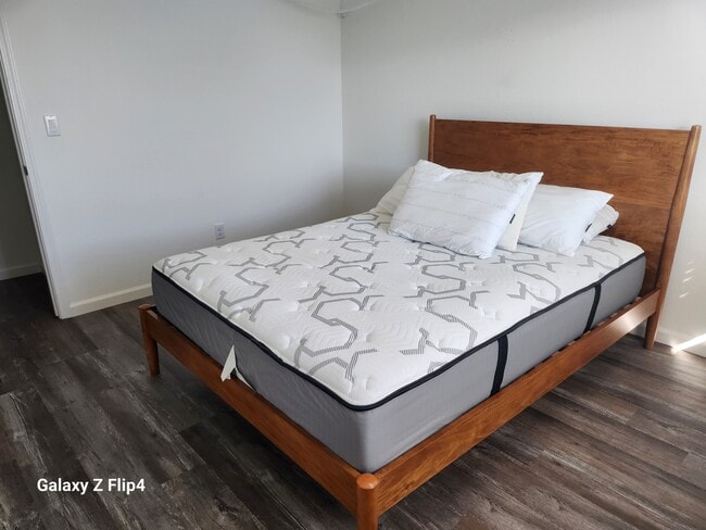 Building Photo - 1342 Santini Ave