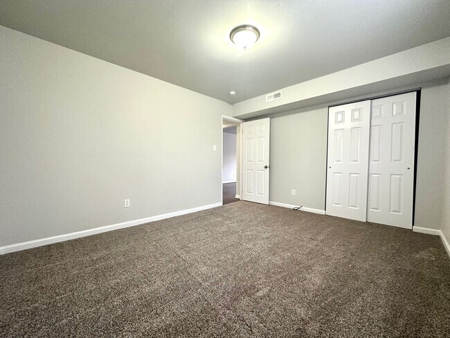 Building Photo - 1523 Leeshores Ln
