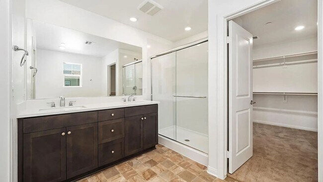 Building Photo - Energy Efficient Spacious 4BR House in Redlands