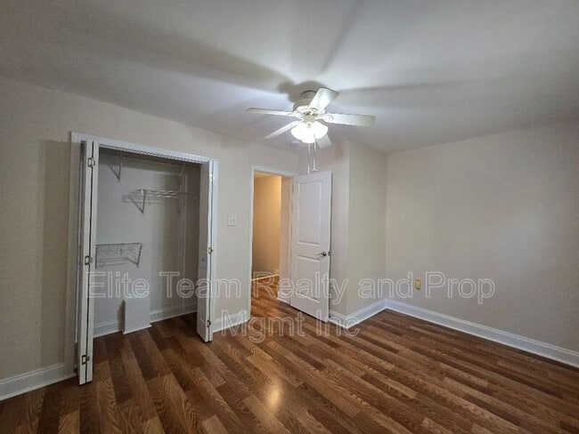 Building Photo - 1207 Green Oaks Ln