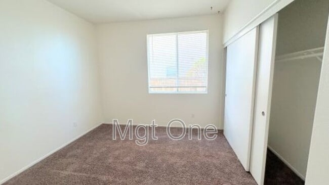 Building Photo - 737 Hearst Way