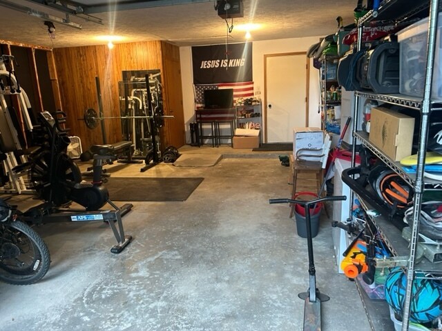 garage - 2130 Hammond Pl E