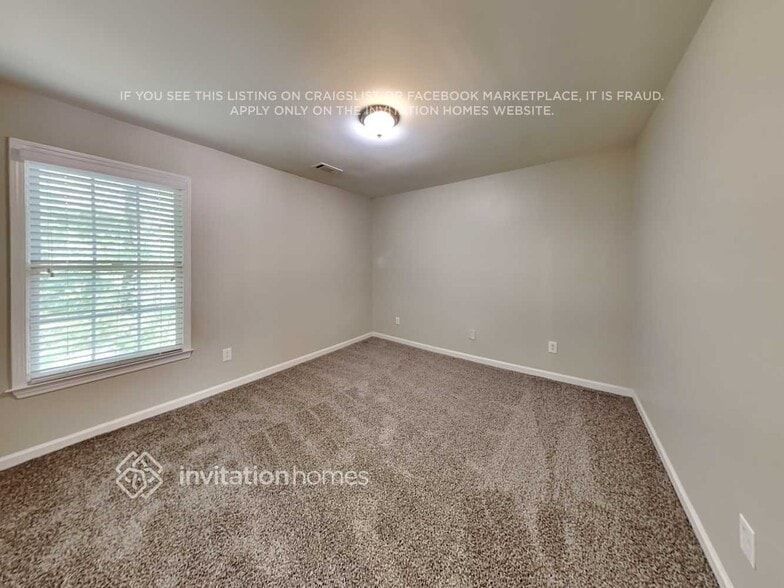 Building Photo - 1613 Babbling Brook Cove