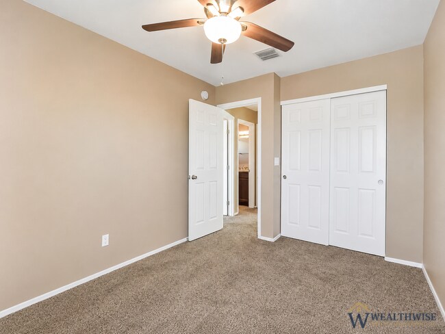 Building Photo - Spacious 3-Bedroom, 3-Bath Home in North Ranch with Community Pool & Amenities