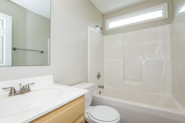 Building Photo - 11621 Long Forest Dr