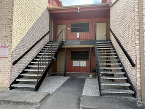 Building Photo - 8909 Parkfield Dr