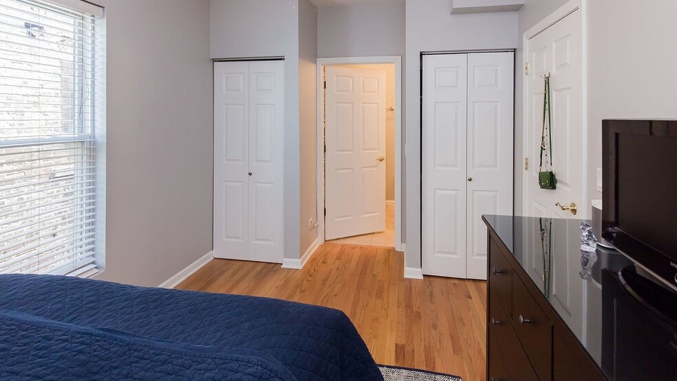 main bedroom 2 - 3436 N Ridgeway Ave