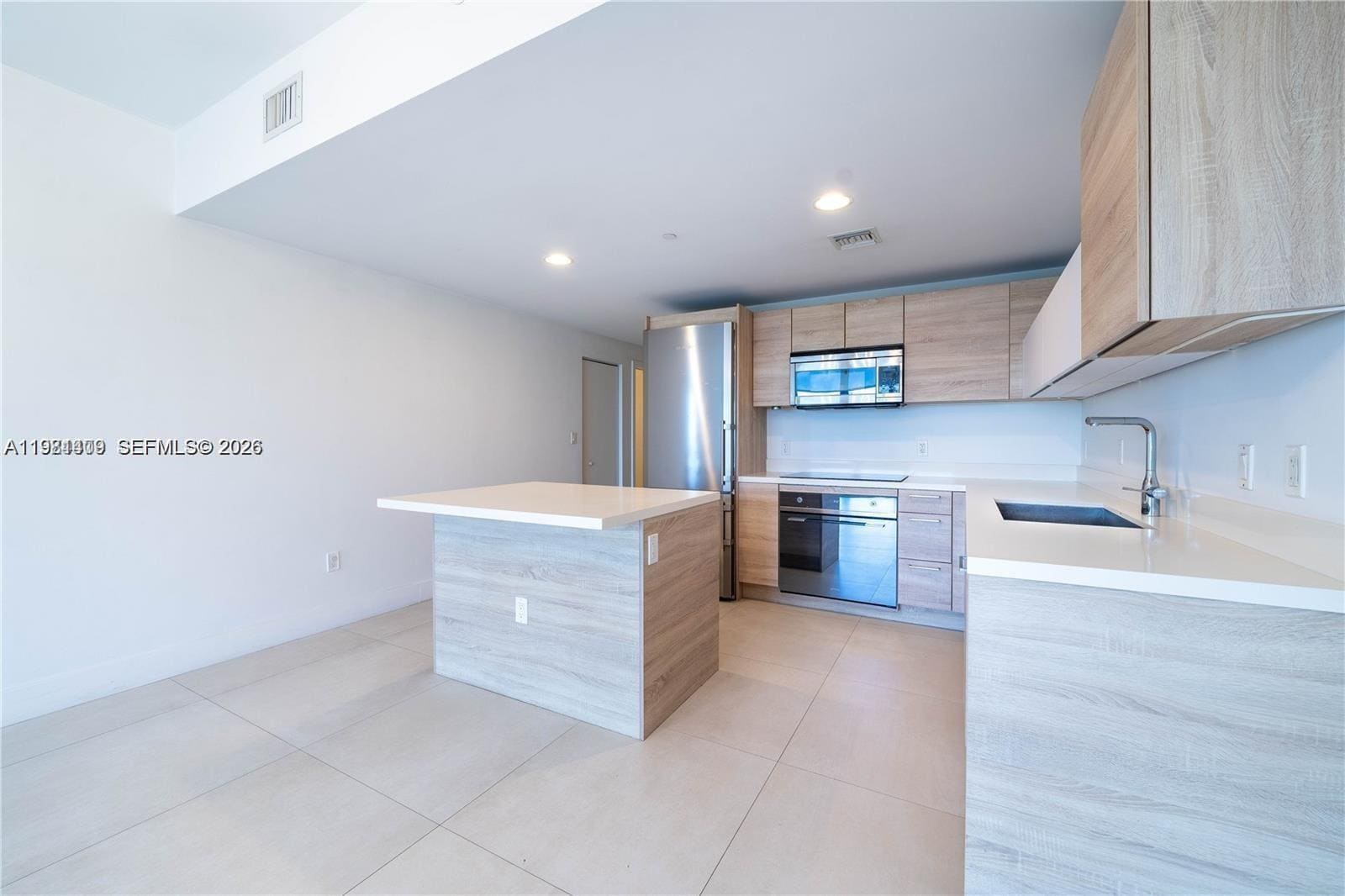 Building Photo - 16385 Biscayne Blvd