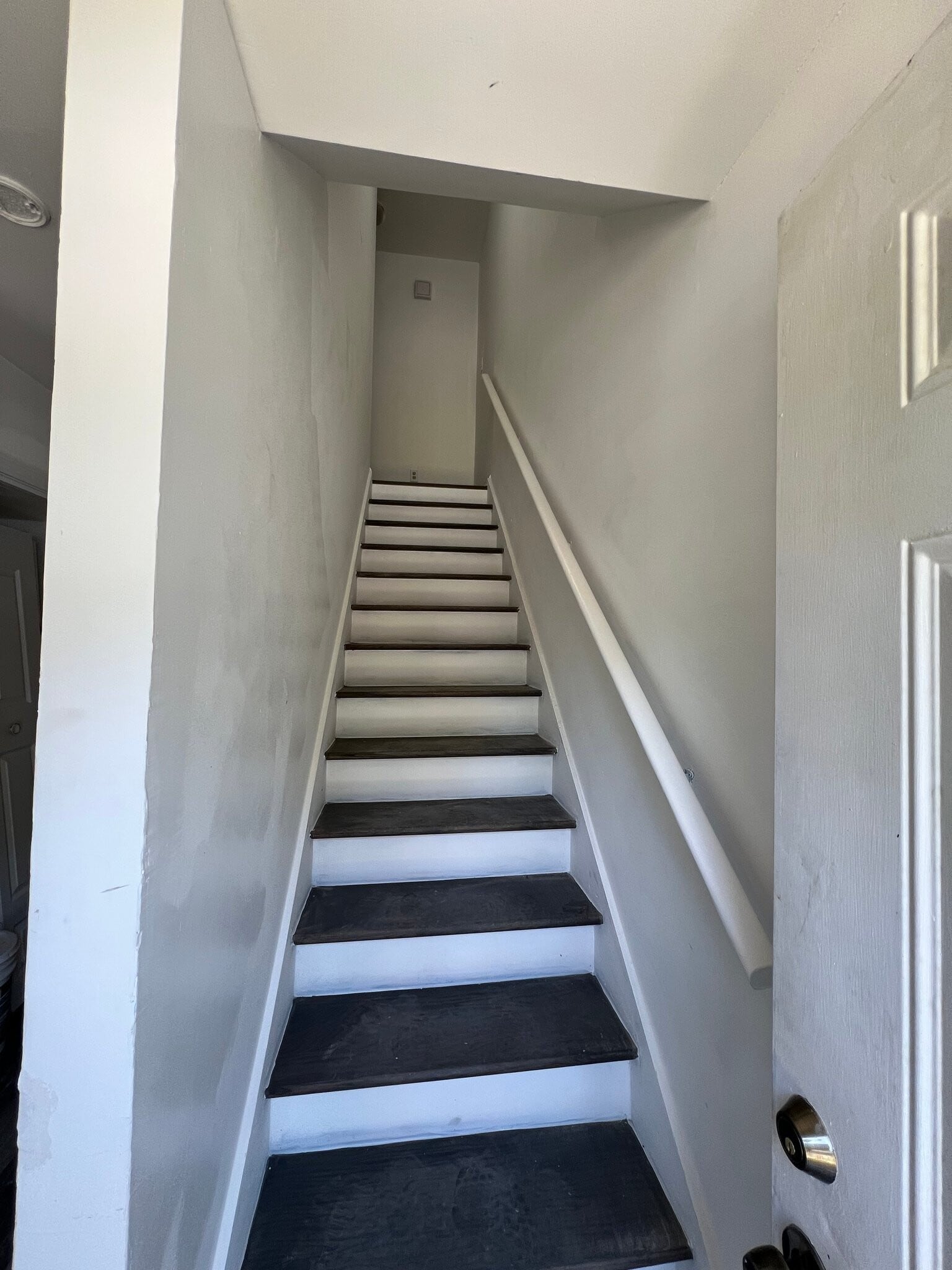 Building Photo - 424 Tarragon Wy SW