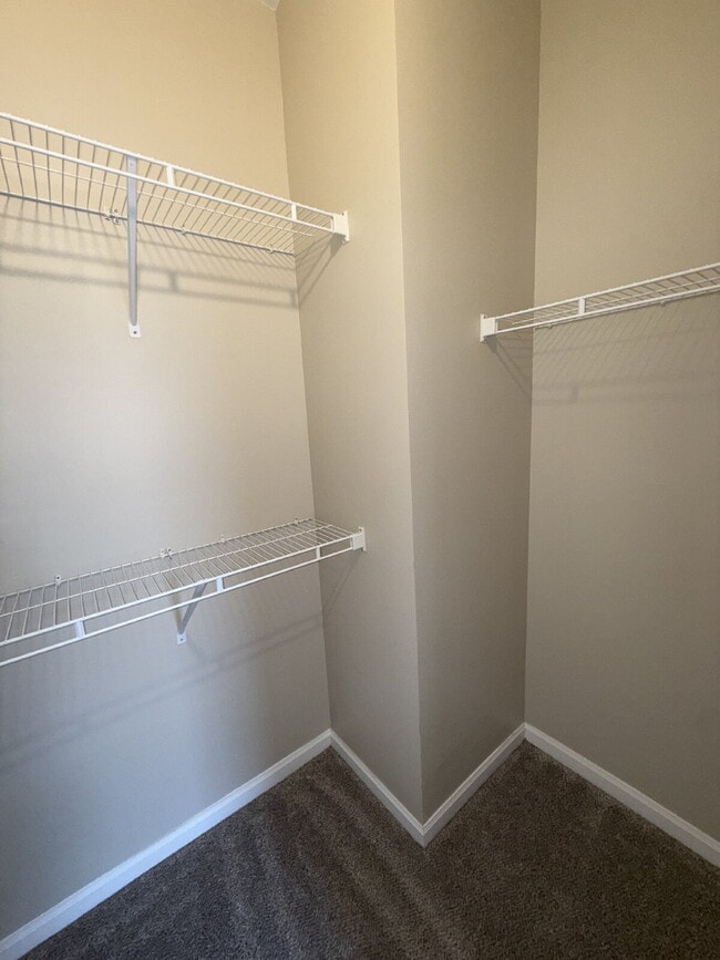 Building Photo - 222 Town Center Dr