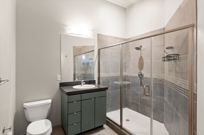 Building Photo - Beautiful 2 Bedroom Townhome in N Portland