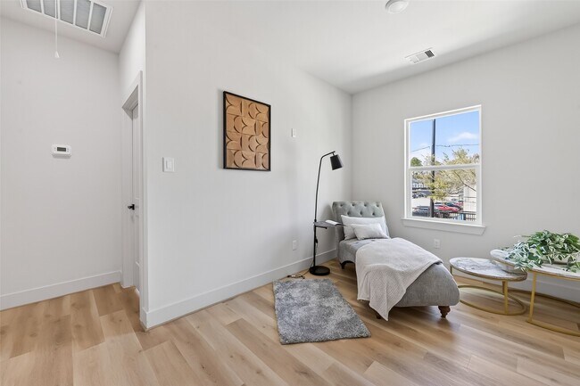 Building Photo - 975 Highland Lgt Ln