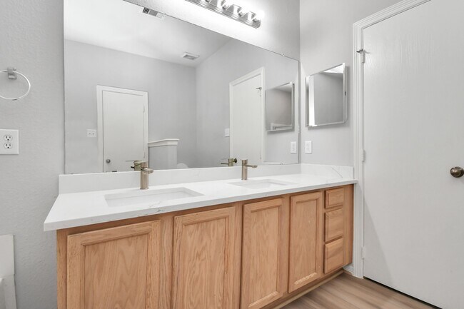 Building Photo - 24118 Wild Horses Ln